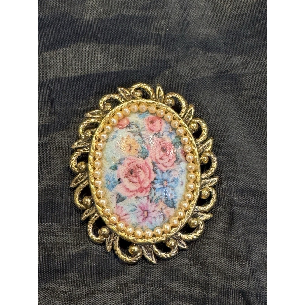Vintage Floral Cameo Brooch Pendant with Pearl Beads, 2 1/2"‎
